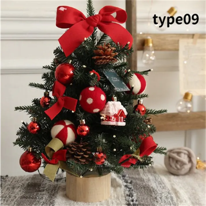 クリスマス100均DIY 松ぼっくりで作るクリスマスツリ