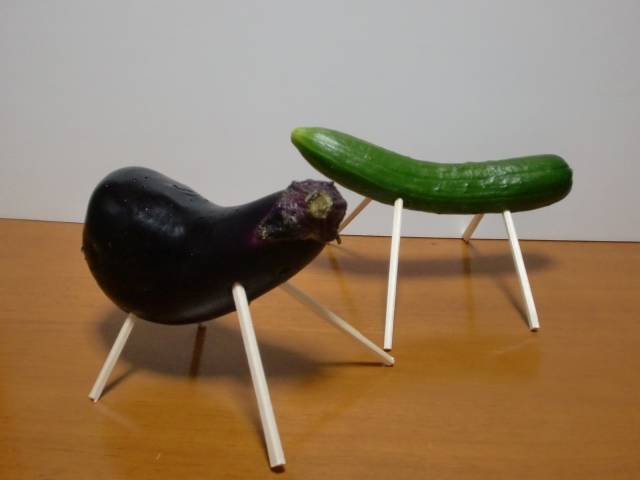 精霊馬とは？簡単な作り方 - 仏壇のあるリビング現代的でモダンな祈りのインテリア現代仏壇