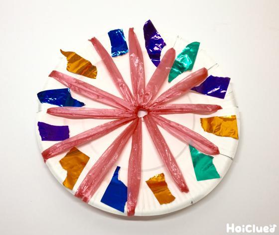 8月の壁面『夏の夜空のキラキラ花火』イラストレーター イシグロフミカnowanowanかわいい保育のイラスト・壁面