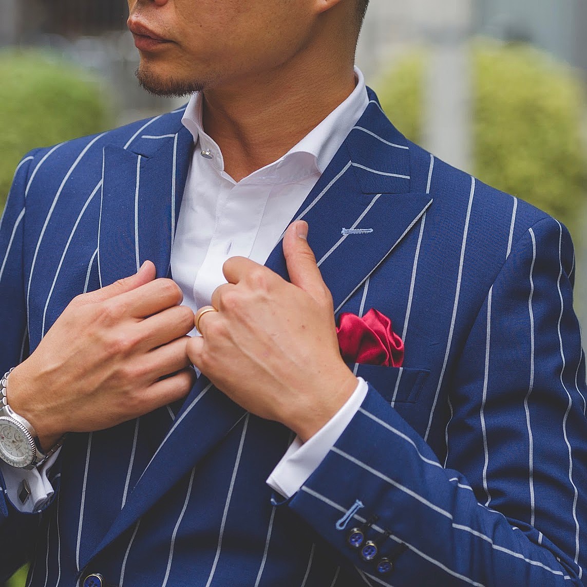 メンズ 青シャツ コーデ解説。絶対知りたい！スーツ・ネクタイの合わせ方をご紹介します。公式 YAMAKI オンラインショップ <<ワイシャツ の山喜>>