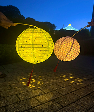 感謝と祈りの光、水面照らす 十和田・稲生川で灯籠流し – デーリー東北デジタル