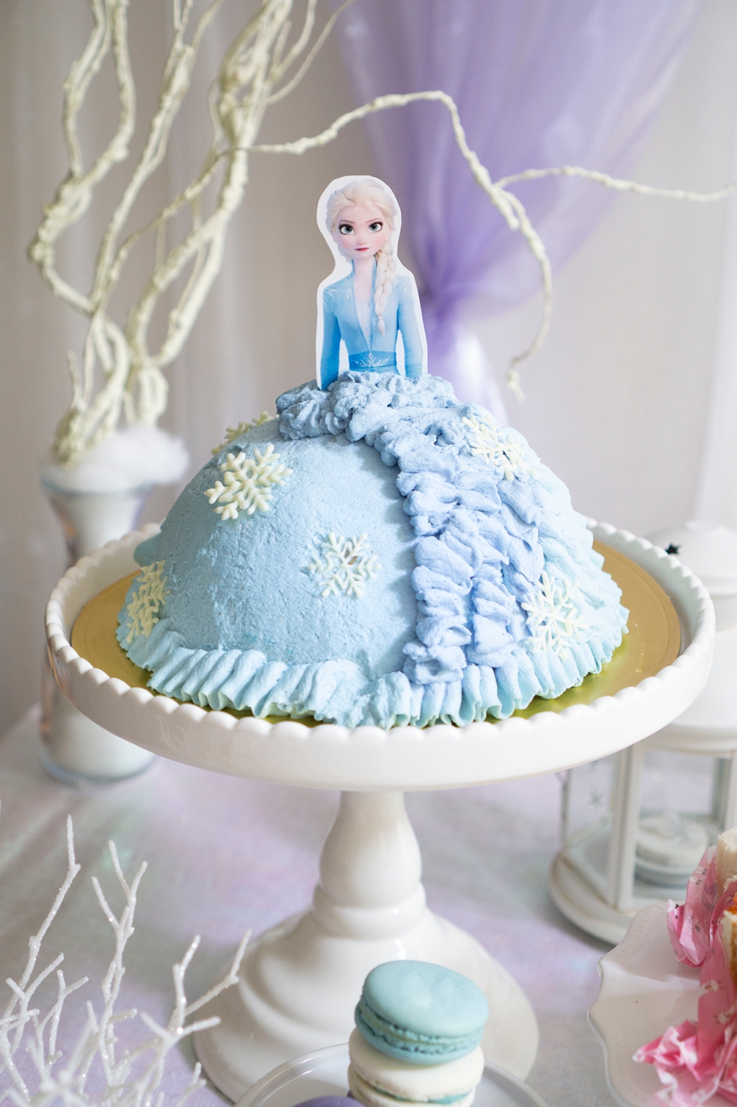 エルサのケーキ エルサと雪の結晶で 冬を感じるアナ雪ケーキ♪アレルギーっ子の夢を叶えるケーキ屋さん