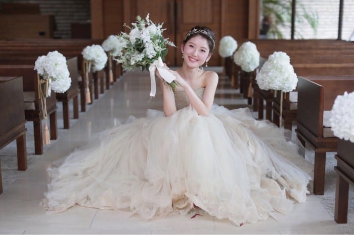 伸ばしかけにくるりんぱハーフアップ カチューシャでパーティ仕様！結婚式・パーティーヘアアレンジAll About