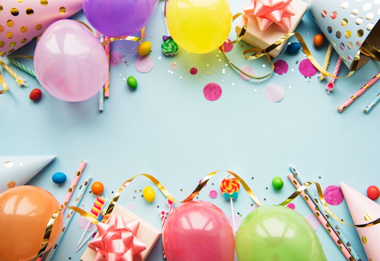 誕生日ビデオメーカー: カスタム誕生日ビデオを作成して共有する