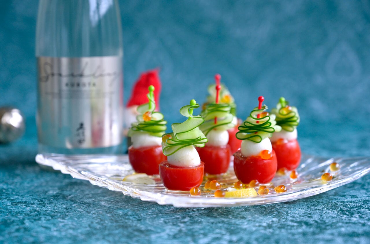 かんたんに作れるクリスマスメニュー 鮮やかなクリスマスリースの盛り付け方 rii- エキスパート - Yahoo!ニュース