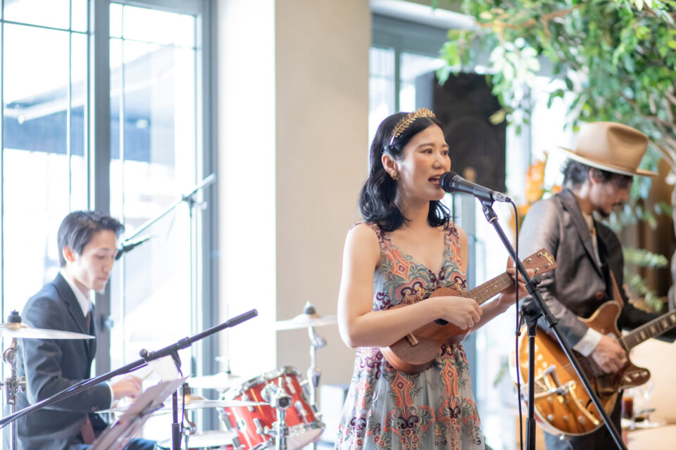 結婚式に芸能人を呼ぶ費用や方法を紹介披露宴や余興を盛り上げよう！キャスティング会社ならクロスアイ