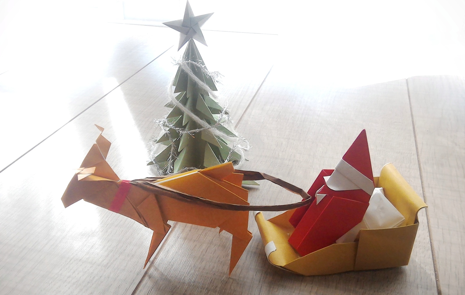 折り紙で作るかわいいサンタクリスマスに飾りたいモチーフの簡単な折り方もDomani