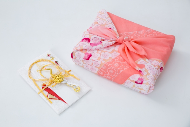 引き出物の縁起物とは？必要なゲストと不要なゲストの判断基準アンシェウェディング