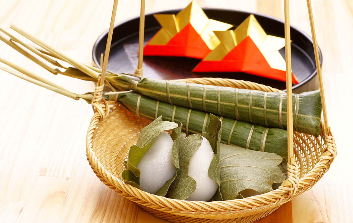 カッコいい兜の作り方～飾って遊んでこどもの日を楽しもう！～保育のお仕事レポート