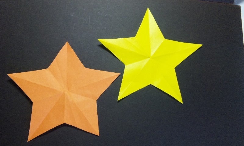 折り紙 「星」の折り方保育士を応援する情報サイト 保育と暮らしをすこやかに ほいくらし