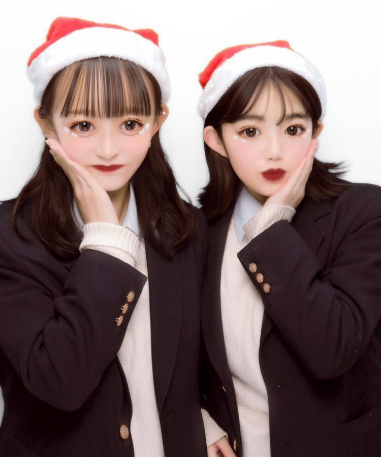 トナカイじゃじゃーんのポーズらしいよ🦌🙂‍↕️ プリ機が平成すぎて爆笑した写真は最後にあるよ👉クリスマス ハッピークリスマス楽しかった ありがとう ぷりくらぽーず ぷりんと倶楽部 プリント倶楽部 プリクラポーズ クリスマスプレゼント クリスマスプレゼント交換