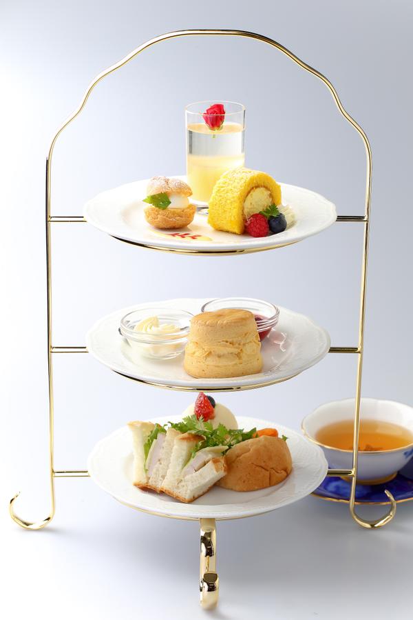 執事喫茶Swallowtail 池袋でサクッとお嬢様になってきた👗 コンカフェ AHOGE- YouTube