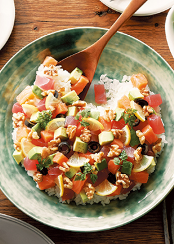 小僧寿し「クリスマスフェア」、豪華花盛の大皿やミルフィーユ寿司 ローストビーフ握り ミニちらし寿司アソートなど大皿商品注文で「クリスマスミニお菓子BOX」プレゼント - グルメ Watch