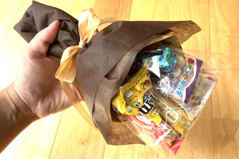 コスメブーケのメンズ版🤵🏻‍♂️新郎のトス用ブーケに人気のおつまみブーケの作り方と中身を解説🍺marry マリー