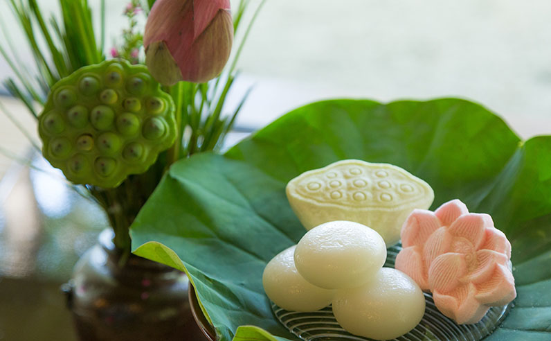 お盆用品 小さなお盆飾り・ミニお盆セット：小町 こまち 7点入り 供養台 蓮花 蓮の葉 迎え火 送り火 盆棚 : 仏壇・位牌・仏像専門店 - 通販 -Yahoo!ショッピング