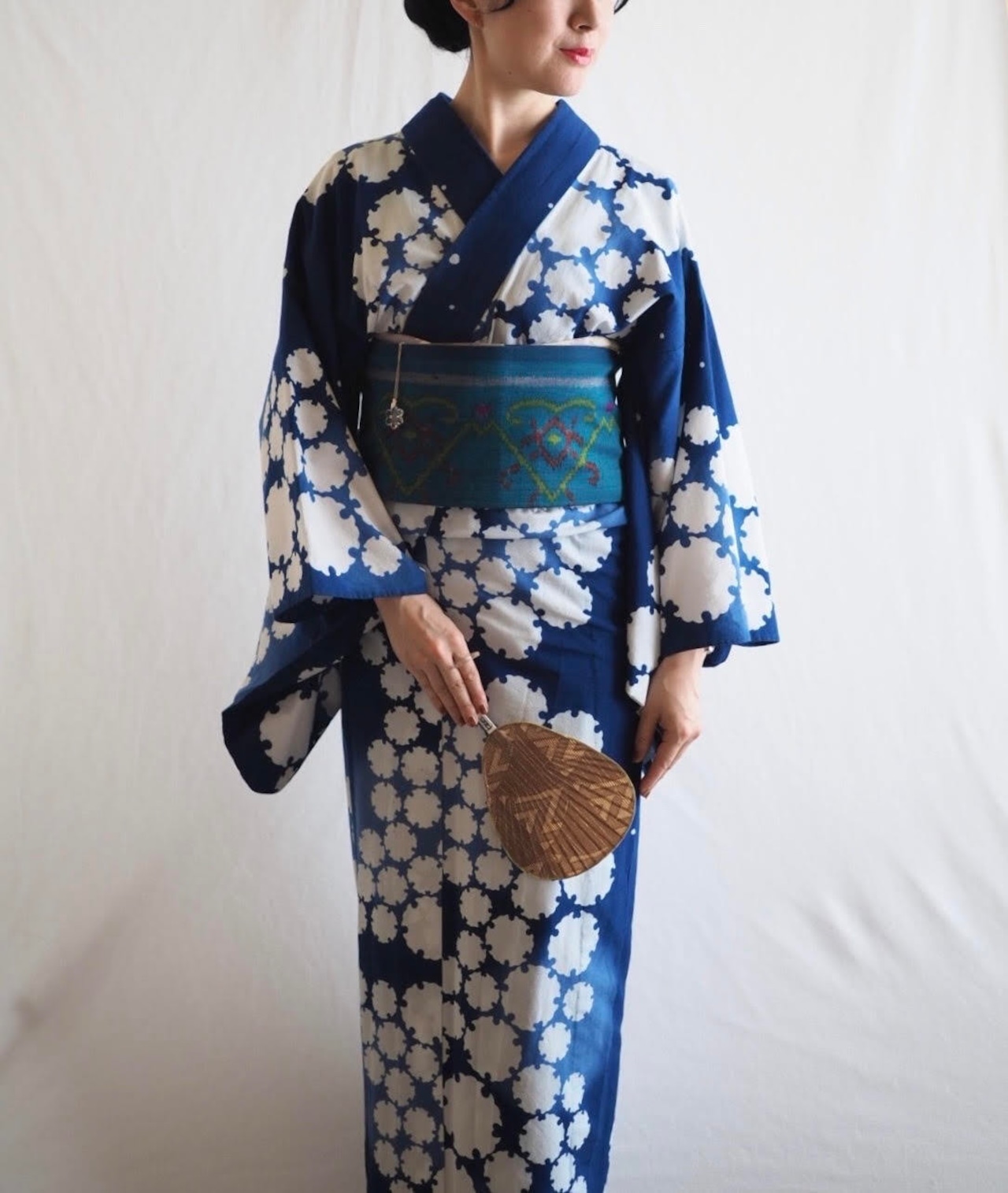 年中着られる柄とは？季節の花は時期限定？KIMONDOU あなたの大切な瞬間を輝かせる着物レンタルサイト