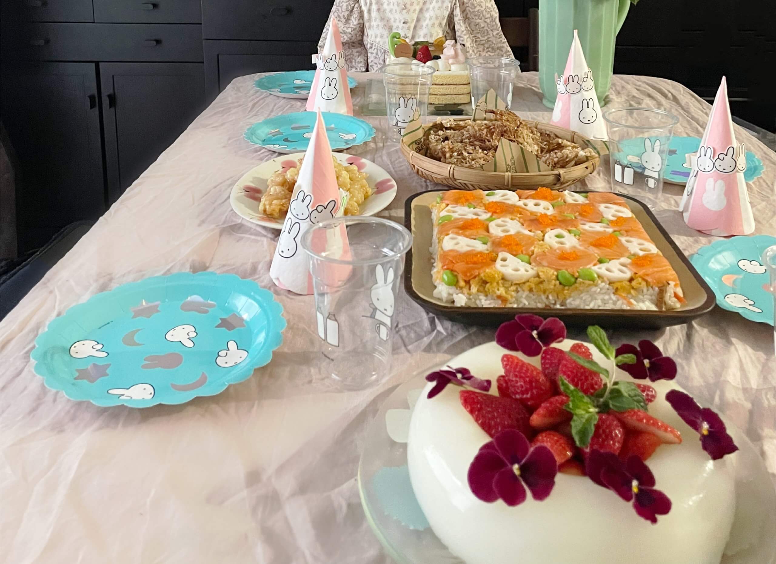 誕生日飾り付け 100均TikTok