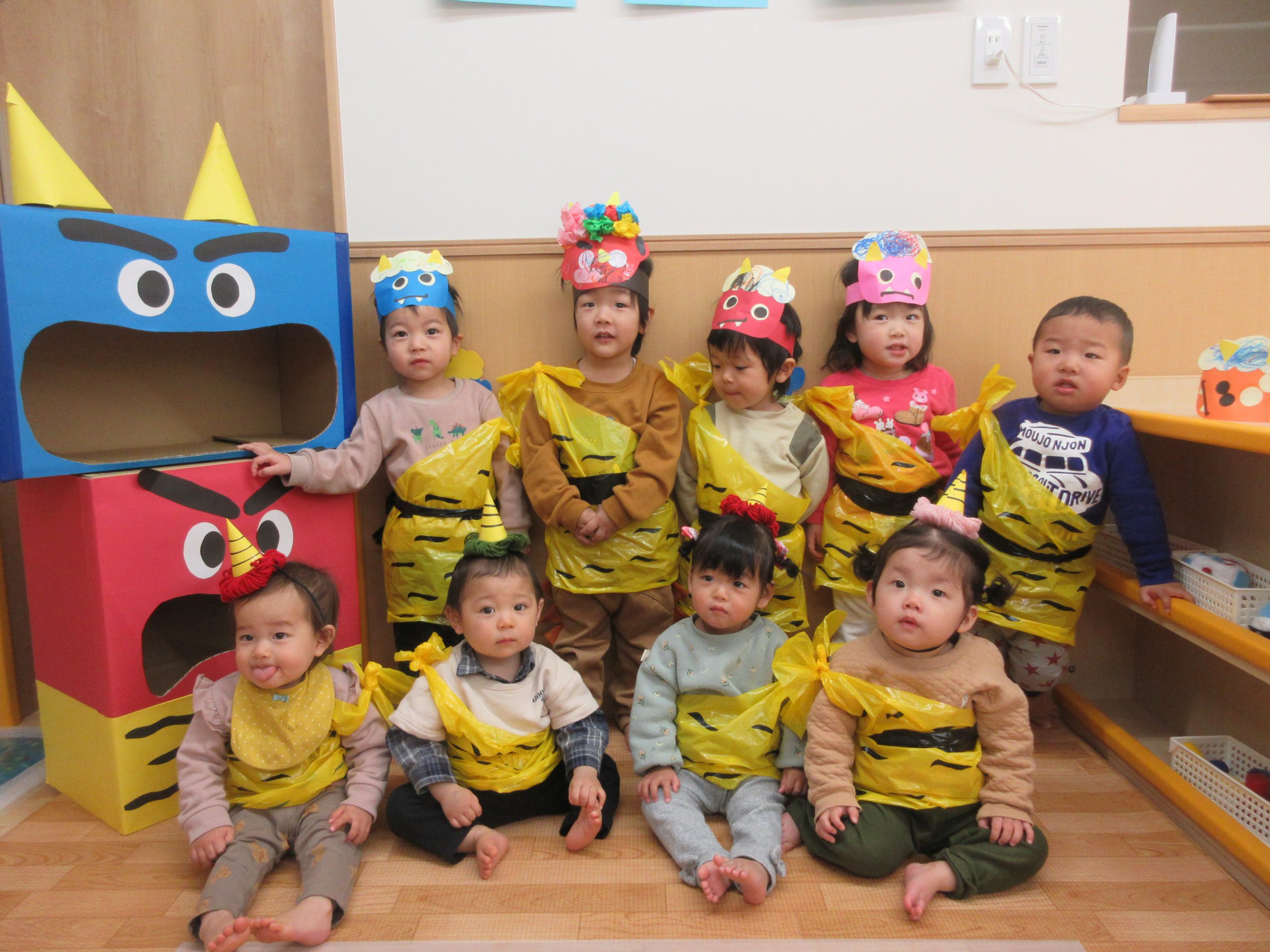 節分製作 節分にかぶろう！紙袋で作る鬼のお面の作り方ほいくびより