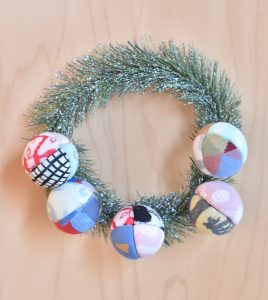 クリスマス 片面ダンボールで作る「クリスマスリース」-工作 ASOPPA！レシピ - あそっぱ