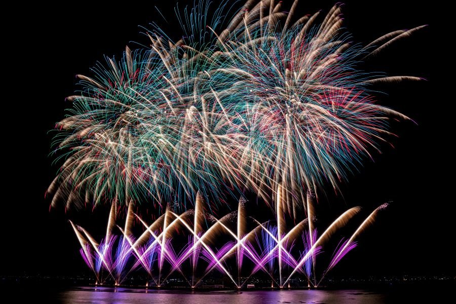 おぢやまつり メッセージ花火スターマイン 特別観覧席つき 8月23日 土おぢやまつり実行委員会花火打ち上げ権利付観覧チケット 花火 打ち上げ観覧 チケット おぢやまつり 小千谷祭り 新潟県 小千谷市0004-0003-01- 新潟県小千谷市ふるさとチョイス