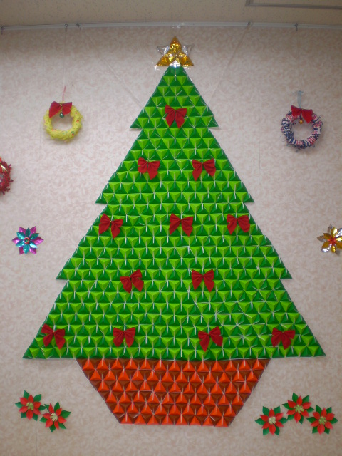 工作ネタ クリスマスツリー Christmas tree 12月壁面飾り 高齢者レク 作業療法OT デイ 保育DIY 創作 折り紙 お花紙クリスマスベル Christmas Crafts- YouTube