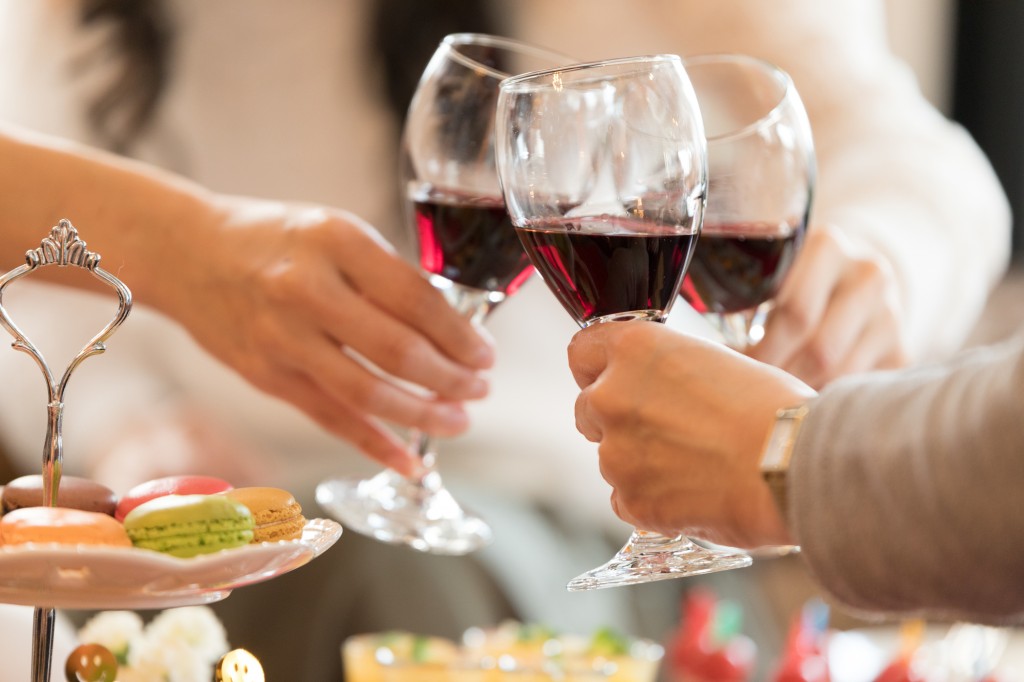 接待の乾杯挨拶って誰がする？乾杯挨拶を成功させる5つのポイントを紹介！蕎麦とワイン 関＋函館開陽亭