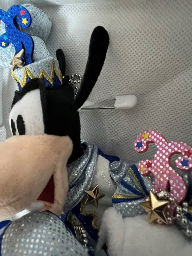 3COINS」のボックスでぬいぐるみやグッズを“見せる収納”に 大切なものを保護しつつ飾れる方法に「これ最高」「天才」の声 1 2ねとらぼ