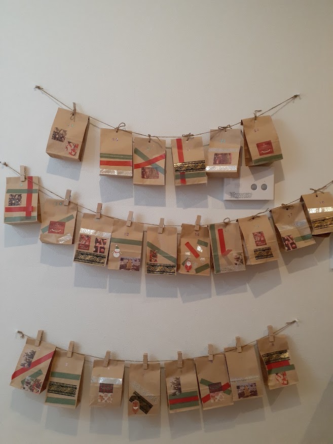 手作りアドベントカレンダーで！簡単オシャレなおうちクリスマスVERY