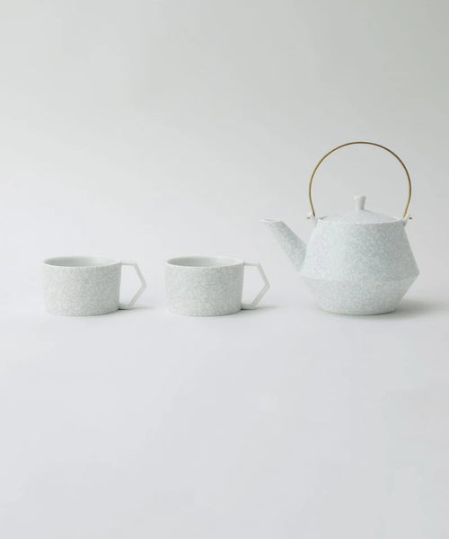 ダイヤモンド婚式のお祝いにもぴったり 人気上位の似顔絵で特別な贈り物に 大切な人への特別な贈り物に。世界で一枚のオリジナルで、感動トップクラスの プレゼントになります。1名から大人数も可能。手描きでオーダーメイド制作し、喜ばれる似顔絵をお届けします