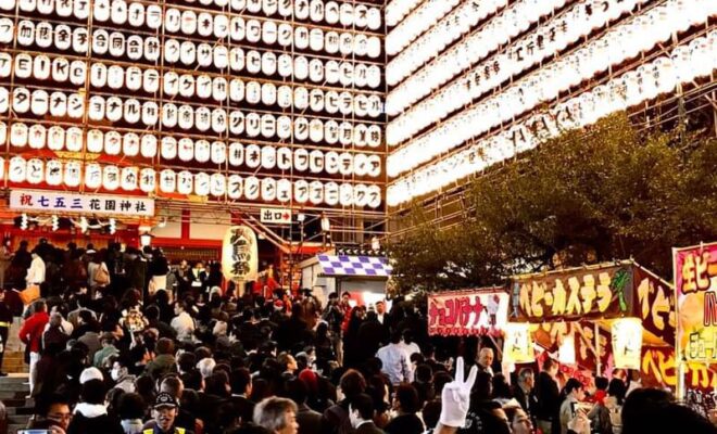 花園神社の酉の市へ。熊手で来年の福をかき込もう！」 MARIKOの、神社 de デトックス！Hanako Web