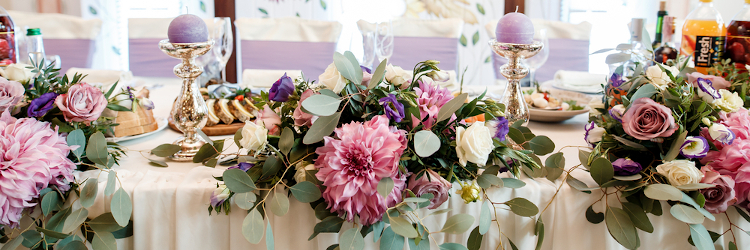 夏の結婚式はひまわりだけじゃない！夏婚におすすめの装花コーディネート10選！ 今週のスタスナ omotte magazine fromANNIVERSAIRE記念日にまつわるマガジン