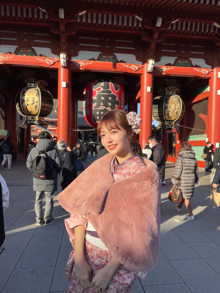 初詣に着物を女性が着るメリットとふさわしい着物の選び方とはきものレンタリエのきもの豆知識