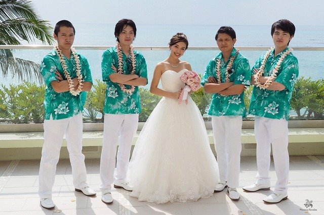 ハワイでの結婚式の服装はアロハシャツ？ 挙式におけるドレスマナー海外ウエディング・ハネムーンAll About