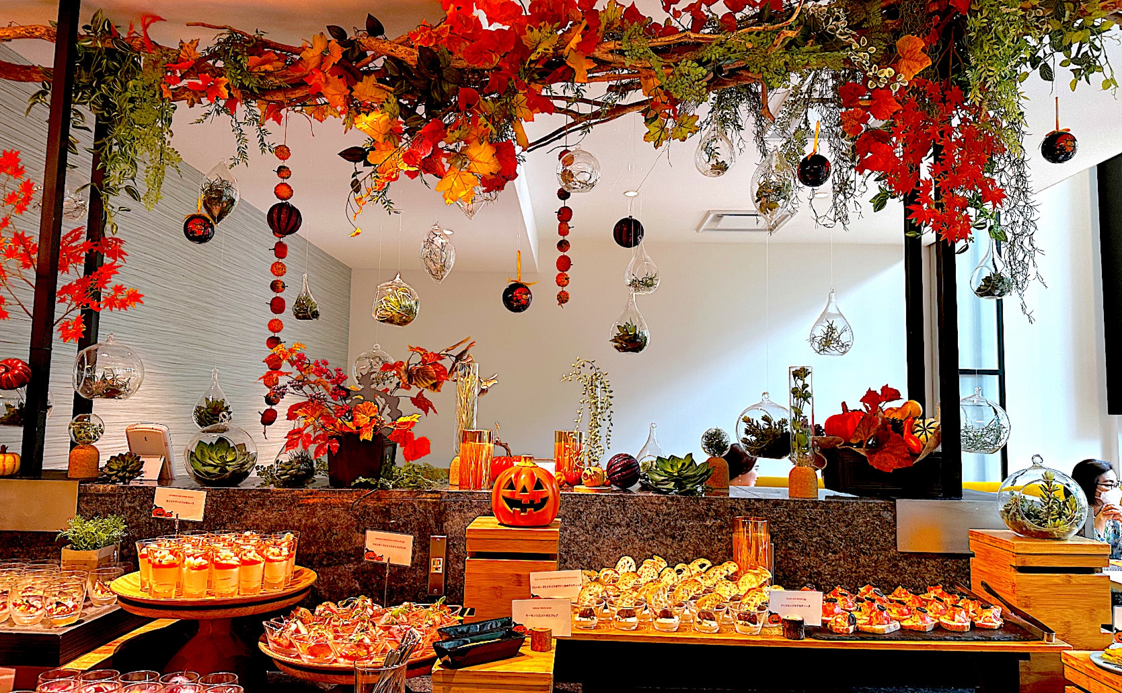 ホテルグランヴィア大阪 不気味可愛いくて、美味しい！モンスターモチーフのお料理でハロウィン気分を盛り上げる♪「アブのカジュアルハロウィンランチ」株式会社ジェイアール西日本ホテル開発のプレスリリース