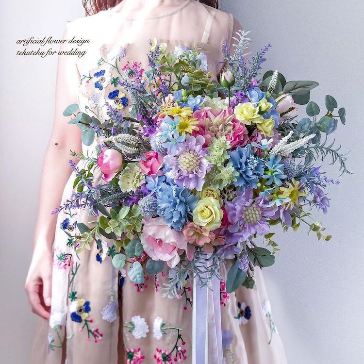 フォトウェディングで写真に映えるブーケはどれ？前撮りでも人気のブーケの種類や色を解説フォトウェディングモモナ