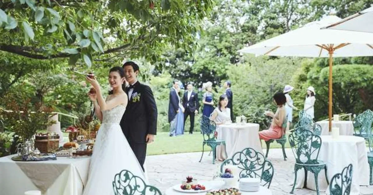 2024年版 ガーデンウェディングの費用と相場は？人気の演出もご紹介！結婚式情報サイトWEDDING GARDEN ウェディングガーデン