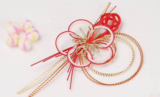 お食い初めの鯛の飾り紙、100均で見つけてみた！暮らしに役立つ知恵