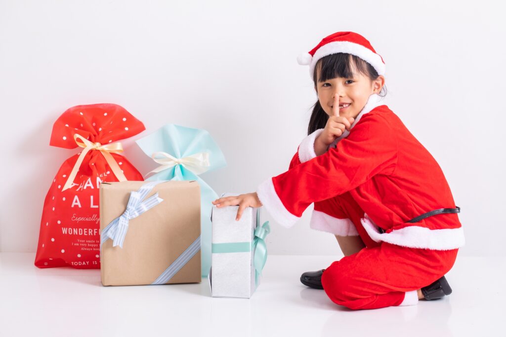 クリスマスパーティーの企画10選！大人から子供まで楽しめるクリスマスイベントアイディア例│会場ベストサーチジャーナル