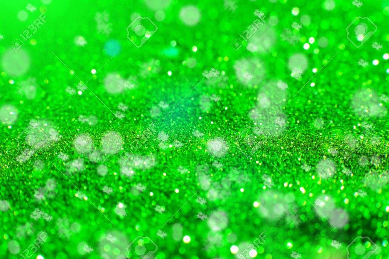 シームレスなクリスマスボールの背景 グリーン イラスト素材5339842- フォトライブラリ