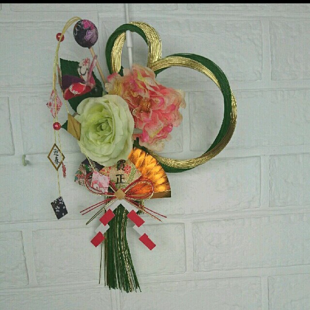 100均の水引で簡単に作る、おしゃれなお正月飾り