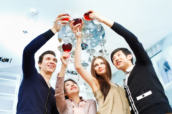 パーティー料理委託サービスを活用したゲストを喜ばせる工夫とアイデア魚初愛知県の給食委託会社