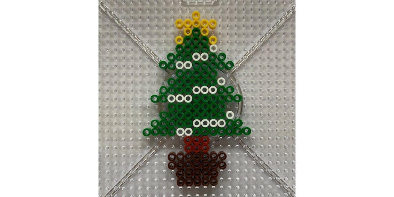 アイロンビーズ 六角Sプレート ミニクリスマスツリーseinatouchのアイロンビーズブログ☆六角L結合 他♪