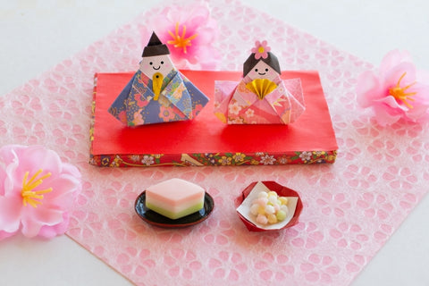 ひな祭りを家族で楽しもう🎵ひな祭りの由来とは？✨なぜこの食べ物を食べるのかな？💓