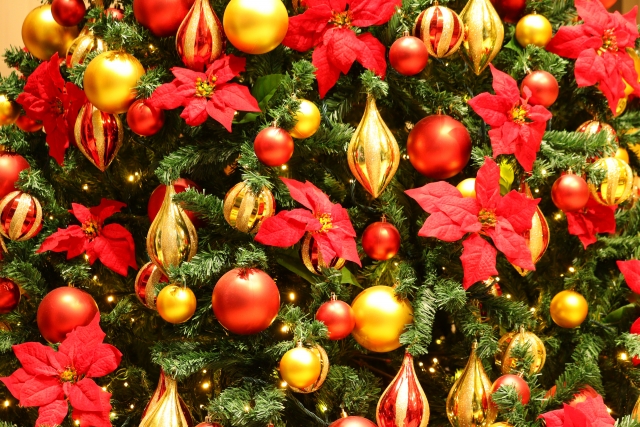 クリスマスカラーの意味・由来は？赤・緑・白・金の配色がわくわくする理由は？ YOTSUBA よつば