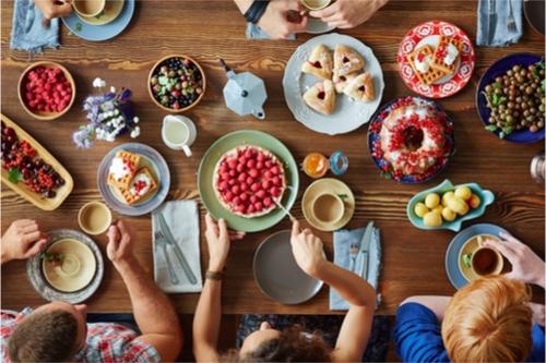 味も見栄えもバッチリ◎持ち寄りパーティーにおすすめの華やかレシピ集キナリノ