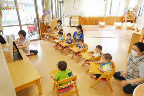 すぐ使える 保育シアター ゴリラセット 誕生会 夏 7月 8月くいしんぼうのゴリラ ほいく教材 保育教材 出し物 歌 おもちゃ・人形 ほいくのしずく通販 19566965Creema クリーマ