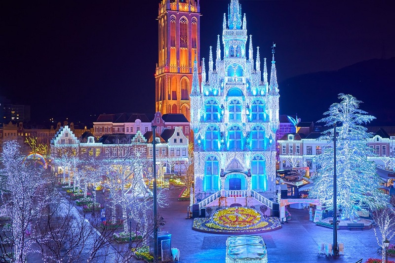 本場ヨーロッパのクリスマスの世界を体験!「クリスマスマーケット」や、新登場の「クリスマススクエア」「ナイトショー」が期間限定で登場！ハウステンボス 株式会社のプレスリリース