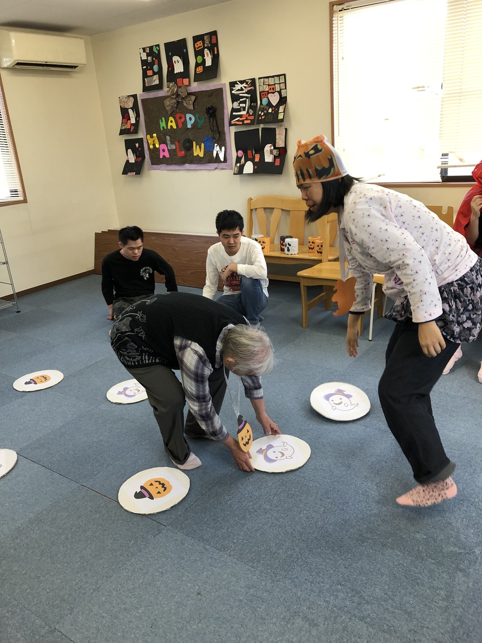 ハロウィン工作アイデア20選をご紹介◎小学生向け！紙コップやペットボトルで作れるおすすめハロウィン 工作アイデアをご紹介 2025年最新版 子供向けイベント企画、キッズワークショップ運営株式会社ピコトン