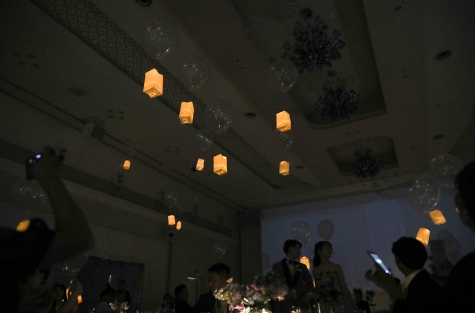ここでしか見れない！？結婚式演出 空間演出◇スカイランタン 天候なんて気にしない！屋外も室内もＯＫ♪│スタッフブログ│新潟県三条市の結婚式場ピアザデッレ グラツィエ 公式HP