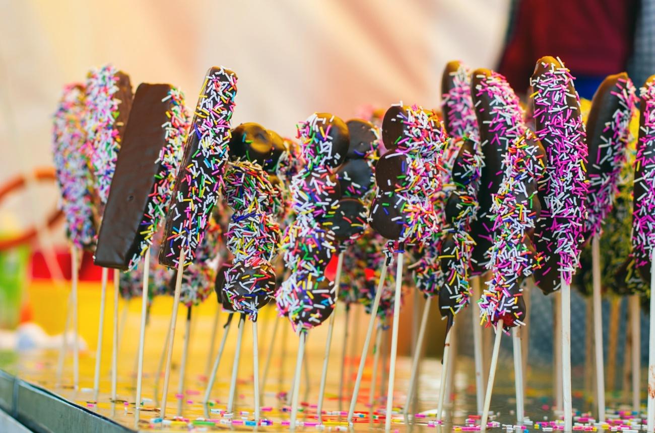 夏祭りで好きな屋台」ランキング 食べ物の屋台1位は「かき氷」、食べ物以外の屋台1位は？まいどなニュース